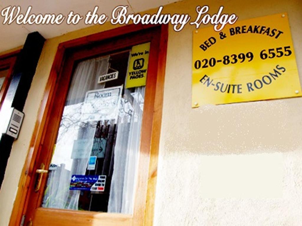 Broadway Lodge Bed And Breakfast Surbiton Экстерьер фото