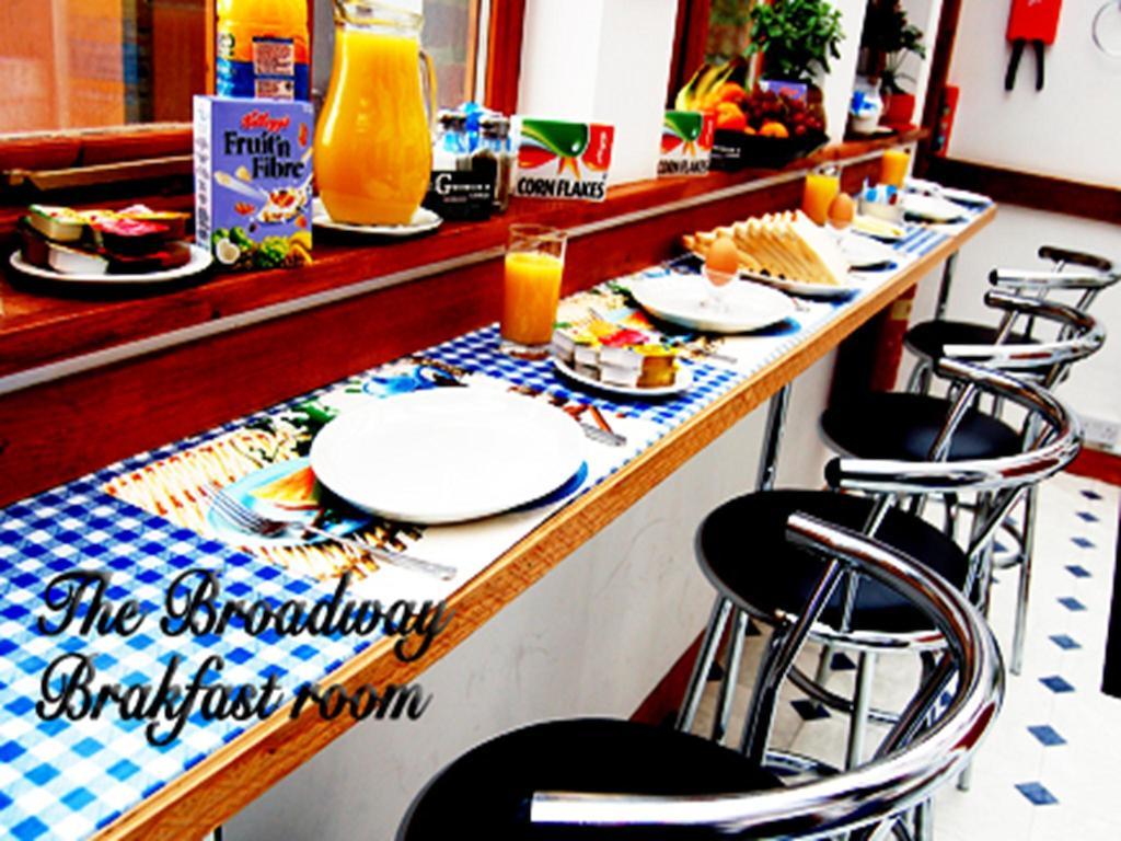 Broadway Lodge Bed And Breakfast Surbiton Экстерьер фото